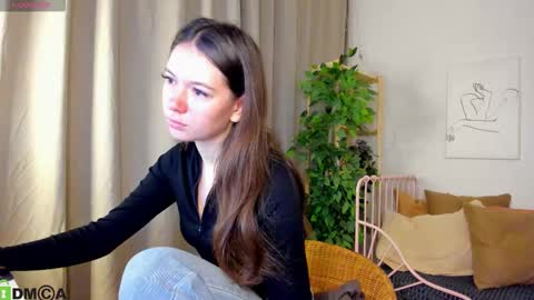 GMT7TueWedThSu 0300am-0900am. Sa 1000am-0400pm online show from 9, 9, 2025