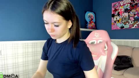 Snapshot of nicole_charm chatting on 2, 3, 2026 GMT7TueWedThSu 0300am-0900am. Sa 1000am-0400pm online show from 2, 3, 2026