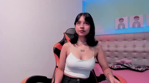 Snapshot of nicole_evan chatting on 11, 12, 2024 Nicol online show from 11, 12, 2024