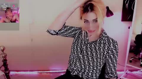 Nicole online show from 22, 2, 2025