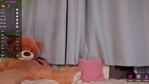 Nicole Grifin online show from 13, 1, 2025