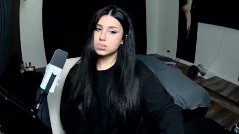 My name is Nicole. I m completely new here online show from 1, 3, 2026