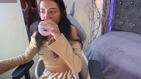 Snapshot of nicole_samantha chatting on 8, 10, 2025 Samantha online show from 8, 10, 2025