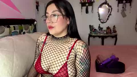 Nicole online show from 20, 11, 2025