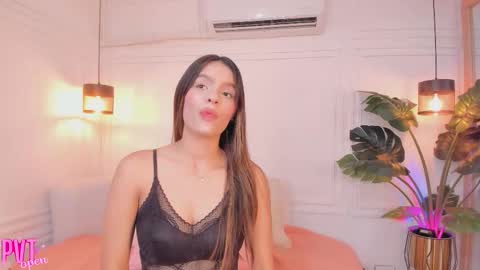 Snapshot of nicole_whitee chatting on 19, 2, 2026 N A T A L I A online show from 19, 2, 2026