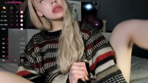 Snapshot of nicole_yo chatting on 18, 12, 2024 Mary online show from 18, 12, 2024