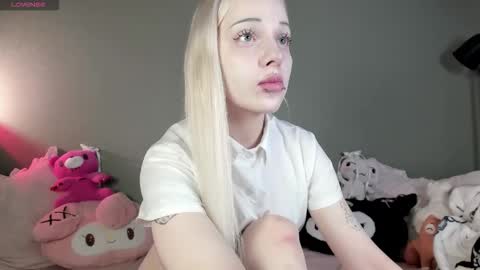 Snapshot of nicole_yo chatting on 16, 10, 2025 Mary online show from 16, 10, 2025