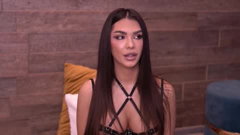 Nicole online show from 15, 10, 2025