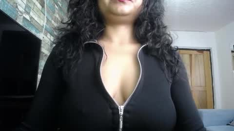 Snapshot of nicoleebon chatting on 25, 5, 2026 Nicole online show from 25, 5, 2026