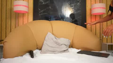 Snapshot of nicoleflorens chatting on 16, 12, 2025 Nicol Flores GMT-5 1530-2200 online show from 16, 12, 2025