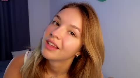 Snapshot of nicolelevis chatting on 17, 5, 2026 Nicole online show from 17, 5, 2026