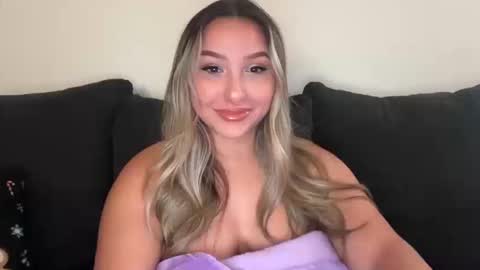 Snapshot of nicolelovesyou444 chatting on 14, 10, 2025 nicolelovesyou444 online show from 14, 10, 2025