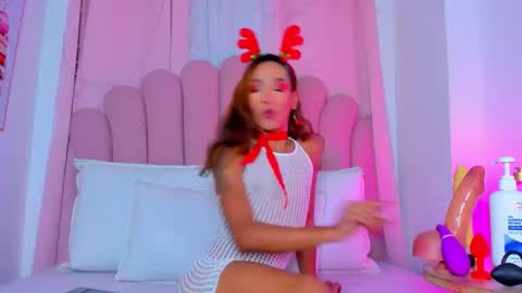 nicolemadrird online show from 18, 12, 2025