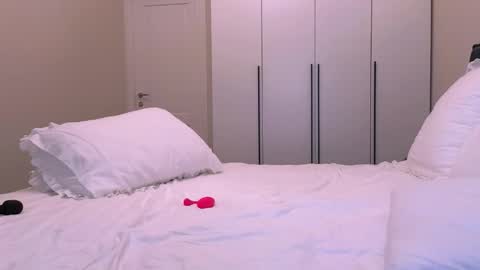 Nicole online show from 10, 11, 2025