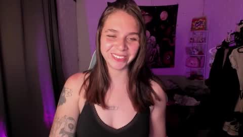 Nicol independent model online show from 14, 9, 2025