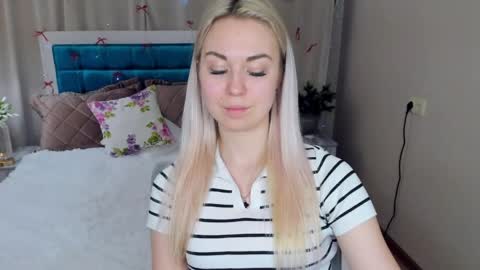 Snapshot of nicolestunning chatting on 8, 5, 2026 NicoleStunning online show from 8, 5, 2026