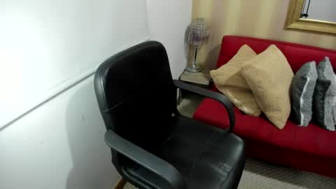 Nicolettcolin  online show from 6, 7, 2026
