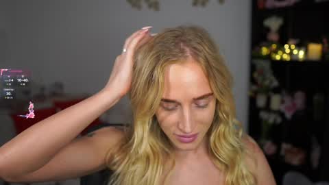 Snapshot of nicolette__shea_ chatting on 20, 12, 2024 nicolette__shea_ online show from 20, 12, 2024