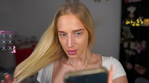 Snapshot of nicolette__shea_ chatting on 31, 12, 2024 nicolette__shea_ online show from 31, 12, 2024