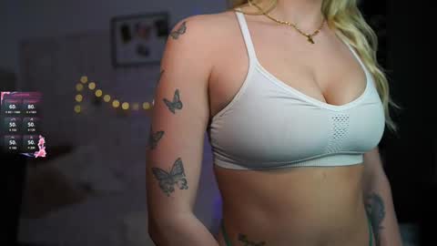 Snapshot of nicolette__shea_ chatting on 18, 2, 2025 nicolette__shea_ online show from 18, 2, 2025