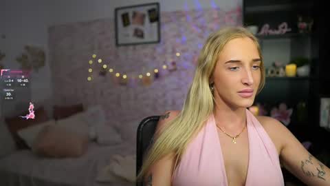 Snapshot of nicolette__shea_ chatting on 4, 3, 2025 nicolette__shea_ online show from 4, 3, 2025