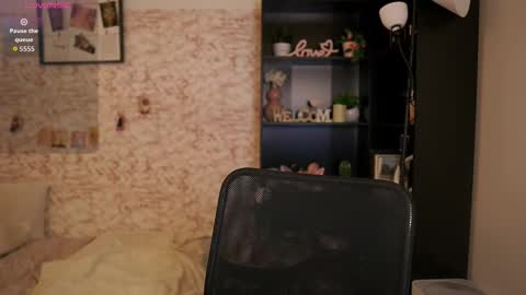 Snapshot of nicolette__shea_ chatting on 30, 9, 2025 nicolette__shea_ online show from 30, 9, 2025