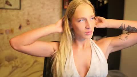 Snapshot of nicolette__shea_ chatting on 22, 12, 2025 nicolette__shea_ online show from 22, 12, 2025