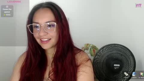 Snapshot of nicoll_crazzy chatting on 12, 5, 2026 nicoll online show from 12, 5, 2026