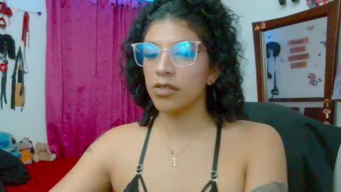 Nicoll Williams online show from 4, 12, 2025