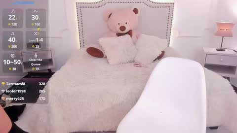 Snapshot of nicolle_foxy chatting on 30, 12, 2024 Nicolle online show from 30, 12, 2024