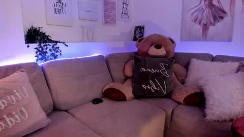 Snapshot of nicolle_foxy chatting on 10, 2, 2025 Nicolle online show from 10, 2, 2025