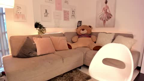 Snapshot of nicolle_foxy chatting on 6, 3, 2025 Nicolle online show from 6, 3, 2025