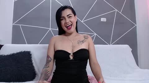 nicolle gomes online show from 18, 2, 2026