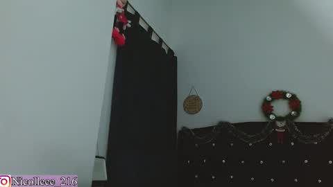 Snapshot of nicolle_sabinas chatting on 15, 12, 2024 Nicolle online show from 15, 12, 2024