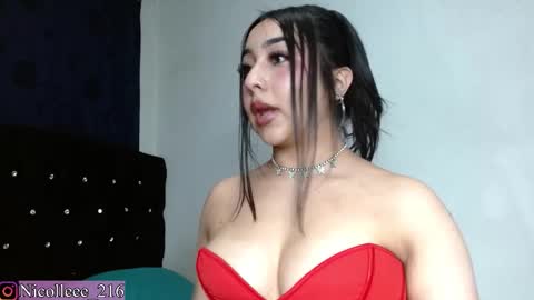 Snapshot of nicolle_sabinas chatting on 15, 12, 2025 Nicolle online show from 15, 12, 2025