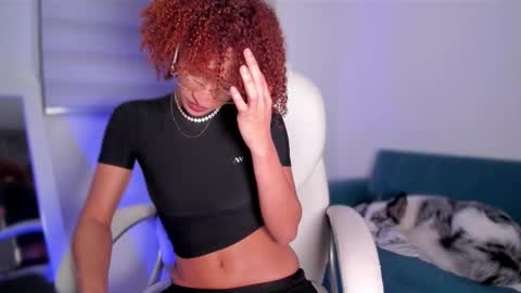 Snapshot of nicolle_sanchezz chatting on 25, 10, 2025    online show from 25, 10, 2025