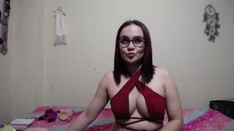 nicolle_sky online show from 5, 3, 2025