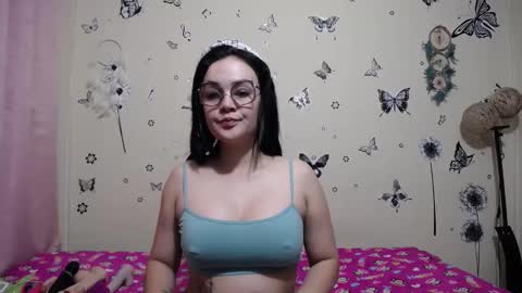 Snapshot of nicolle_sky chatting on 9, 6, 2026 nicolle_sky online show from 9, 6, 2026