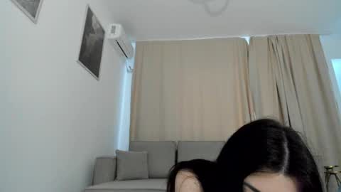 Nicolle online show from 3, 4, 2026