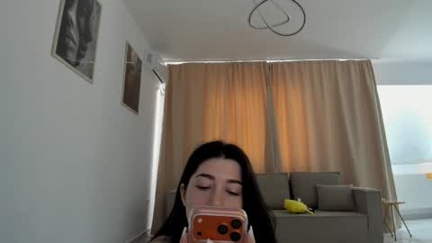 Nicolle online show from 4, 6, 2026