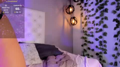 Snapshot of nicollee_heart chatting on 9, 7, 2026 Nicolle online show from 9, 7, 2026