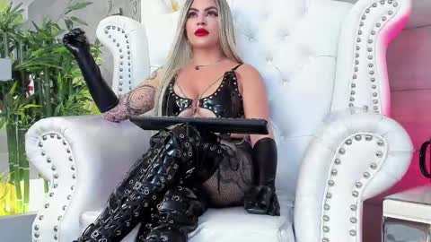 Snapshot of nicollette_miller chatting on 10, 2, 2025 Nicollette Miller online show from 10, 2, 2025