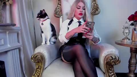 Snapshot of nicollette_miller chatting on 3, 12, 2025 Nicollette Miller online show from 3, 12, 2025