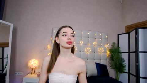 Snapshot of nicolros chatting on 6, 1, 2025 NicolRos online show from 6, 1, 2025