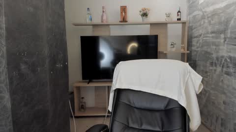 NicolRoss online show from 24, 1, 2025