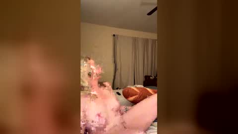 Snapshot of niemiholly07 chatting on 18, 12, 2025 MysticMuse online show from 18, 12, 2025