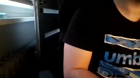 Snapshot of niewidoczny26 chatting on 1, 2, 2025 Niewidoczny online show from 1, 2, 2025