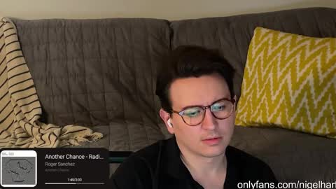 Snapshot of nigelhart chatting on 1, 1, 2025 Nigel Hart online show from 1, 1, 2025