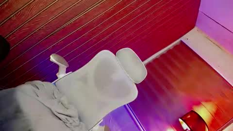 night_crystal1111 online show from 9, 4, 2026