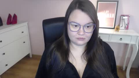 Snapshot of nightholly chatting on 10, 2, 2026 Holly online show from 10, 2, 2026